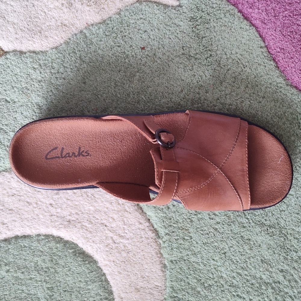 Clarks Women's Tan Leather Buckle Sandals - Picture 5 of 6